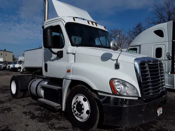 2018 FREIGHTLINER/MERCEDES CASCADIA 125