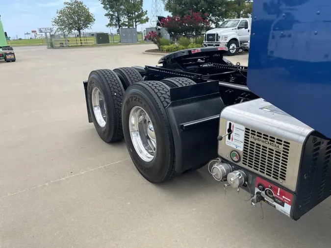 2024 Peterbilt 389