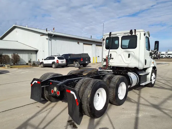 2018 FREIGHTLINER/MERCEDES CASCADIA 113