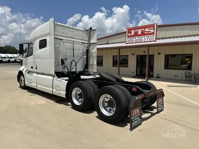 2021 VOLVO VNL64T740