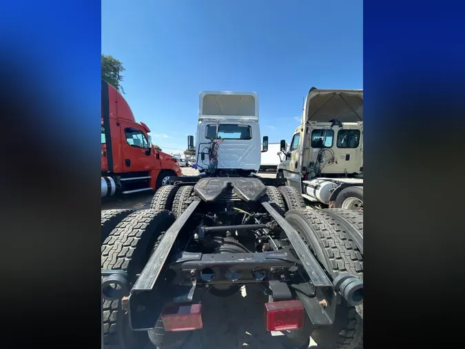 2019 NAVISTAR INTERNATIONAL LT625 DAYCAB T/A