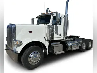 2020 Peterbilt 389