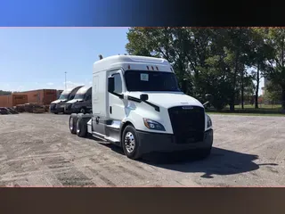 2020 Freightliner Cascadia 126