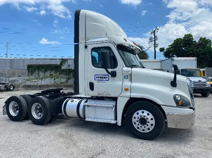 2016 Freightliner X12564ST42a7a3e367a317eb2a8c67c8c81d20b0