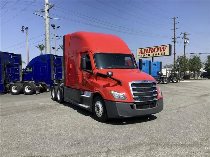 2021 FREIGHTLINER CASCADEVO1