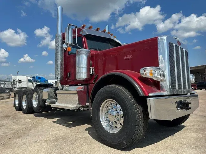 2024 Peterbilt 389