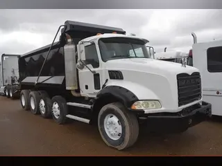 2009 MACK GRANITE GU813