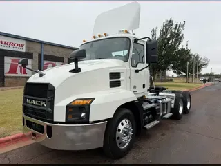 2022 MACK AN64T