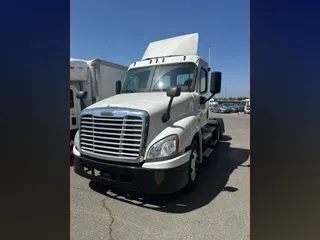 2018 FREIGHTLINER/MERCEDES CASCADIA 125