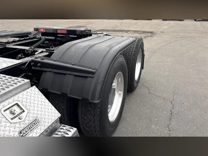 2021 FREIGHTLINER CA126