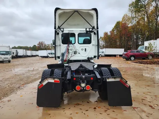 2018 FREIGHTLINER/MERCEDES CASCADIA 113