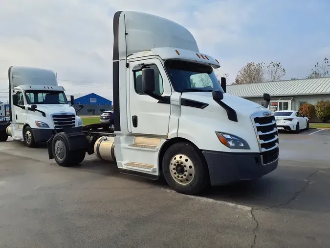 2020 FREIGHTLINER/MERCEDES NEW CASCADIA 11642bad12617c2c313215e675467ffdfe0