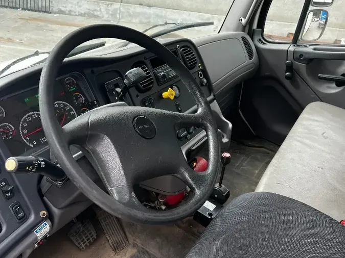 2016 Freightliner M2