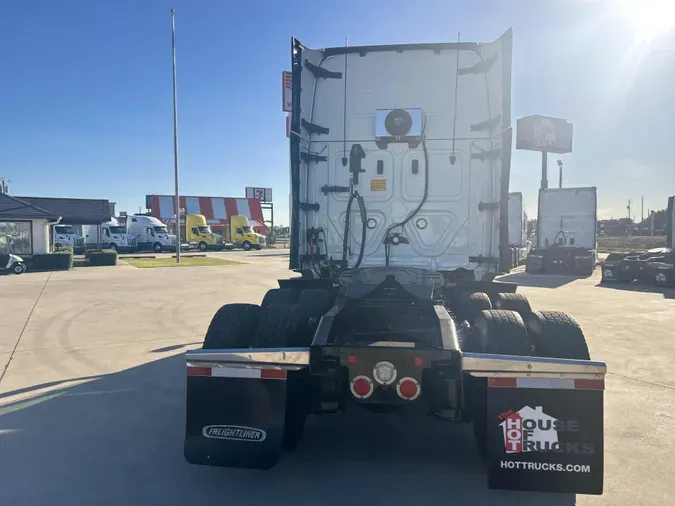2022 Freightliner Cascadia