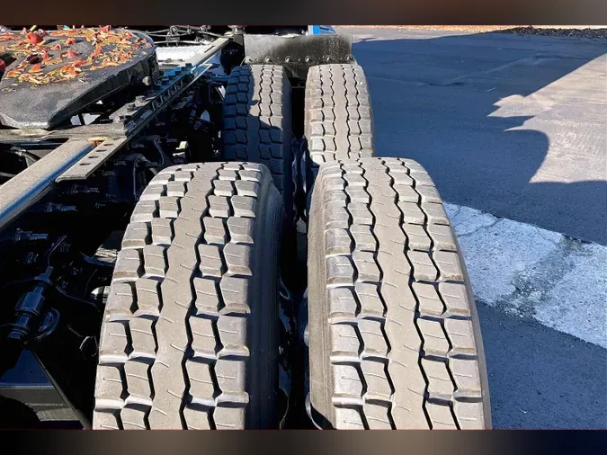 2022 INT LT625 6x4