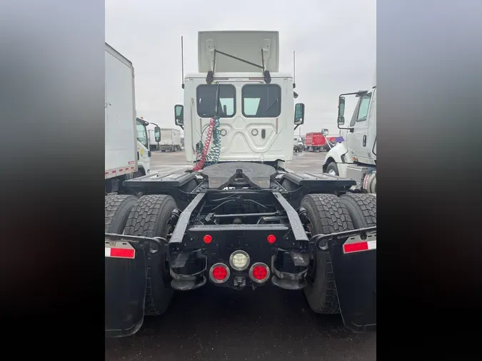 2018 FREIGHTLINER/MERCEDES CASCADIA 125