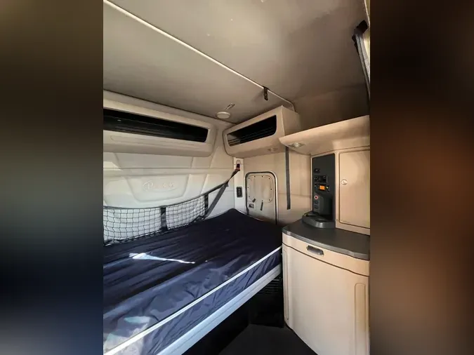 2022 Peterbilt 57942c2f3f71f800475c48c89f4a76c171c