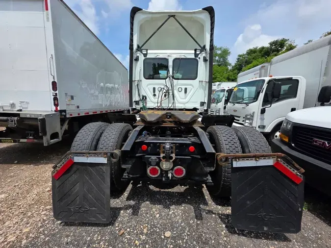 2019 FREIGHTLINER NEW CASCADIA 126
