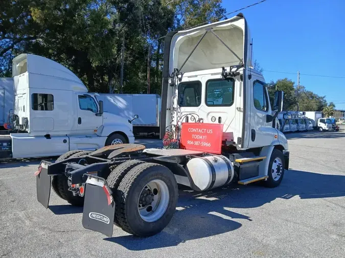 2018 FREIGHTLINER/MERCEDES CASCADIA 113
