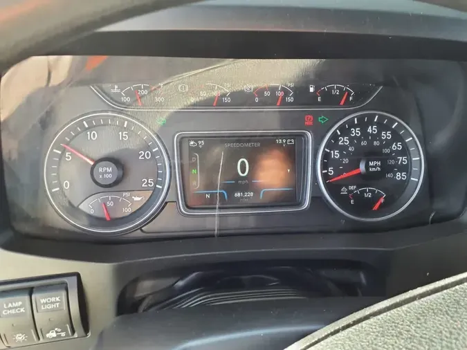 2020 NAVISTAR INTERNATIONAL LT625 SLPR CAB