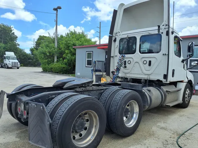 2020 FREIGHTLINER/MERCEDES NEW CASCADIA PX12664