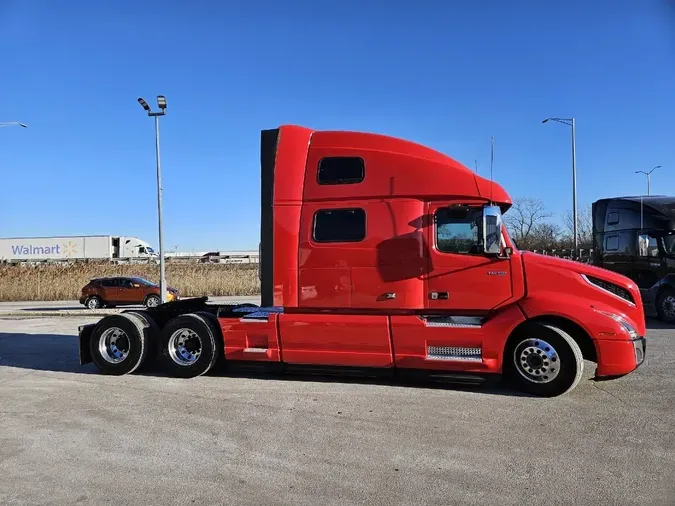 2023 VOLVO VNL64T860