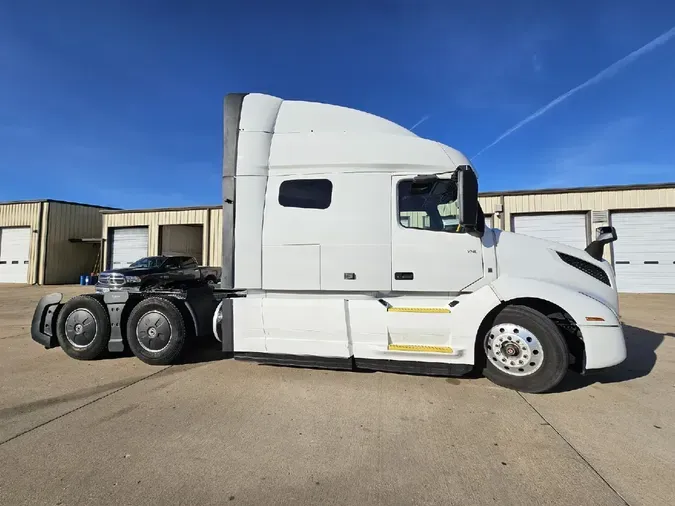 2022 VOLVO VNL64T74042d20822a64cba80e63b24975ad540ab