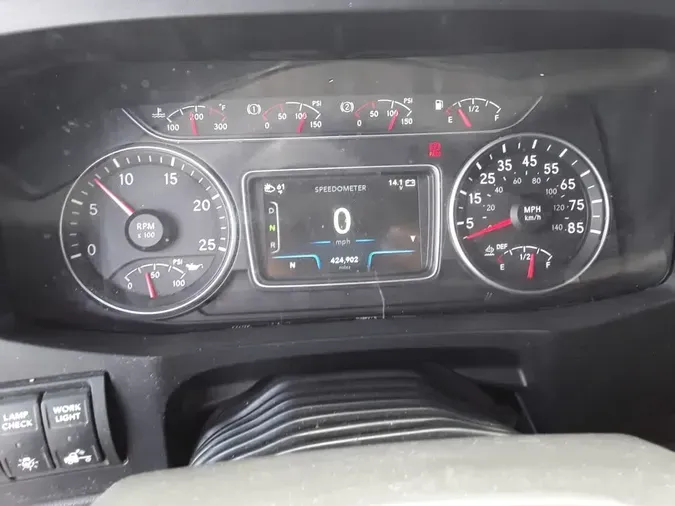 2020 NAVISTAR INTERNATIONAL LT625 SLPR CAB