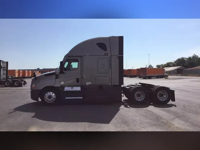 2023 Freightliner Cascadia 126