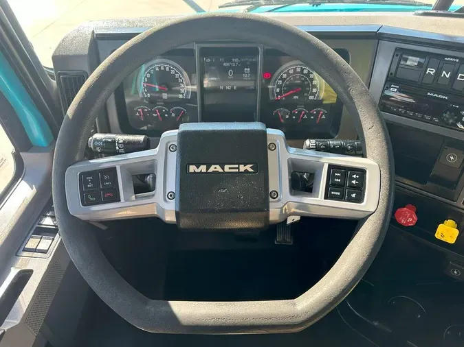 2020 MACK AN64T