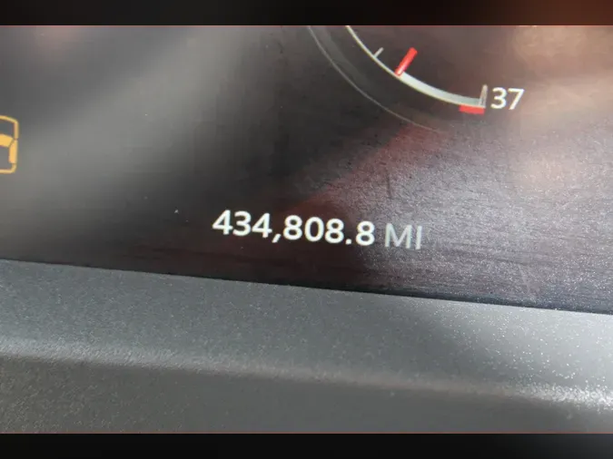 2023 Peterbilt 579