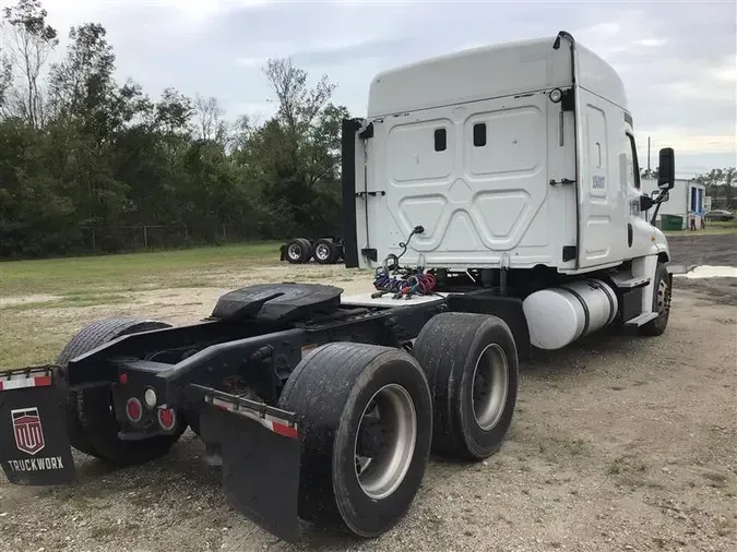 2015 FREIGHTLINER CASCADIA