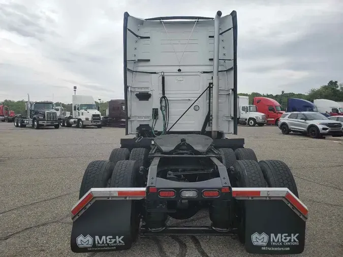 2024 VOLVO VNL64T760