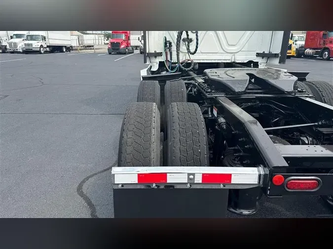 2020 FREIGHTLINER CA126