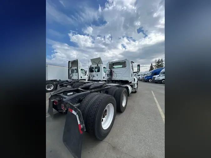 2019 NAVISTAR INTERNATIONAL LT625 DAYCAB T/A