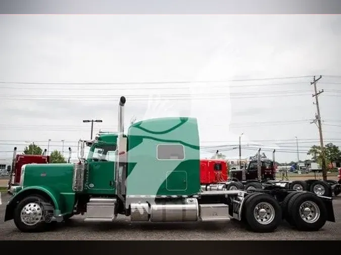 2024 PETERBILT 389