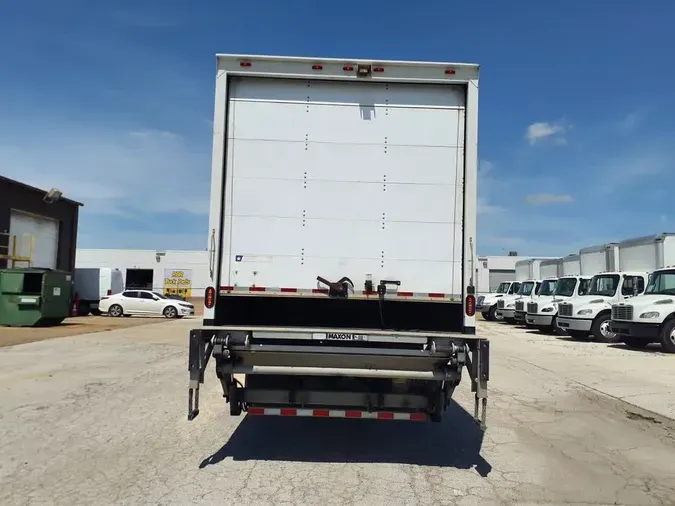 2018 FREIGHTLINER M2 106