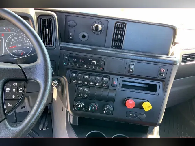 2021 INT LT625 6x4