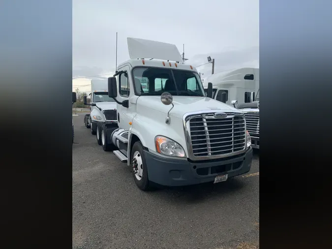 2016 FREIGHTLINER/MERCEDES CASCADIA 125