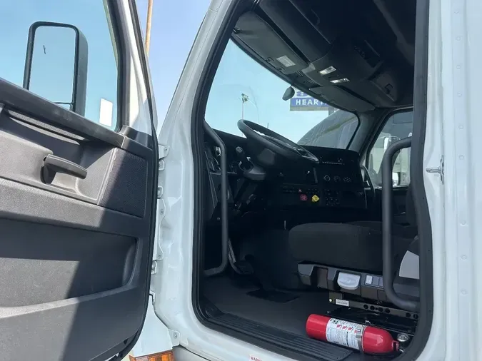 2025 FREIGHTLINER Cascadia 12642eca15beac31cf13e2ac82fba74aedc