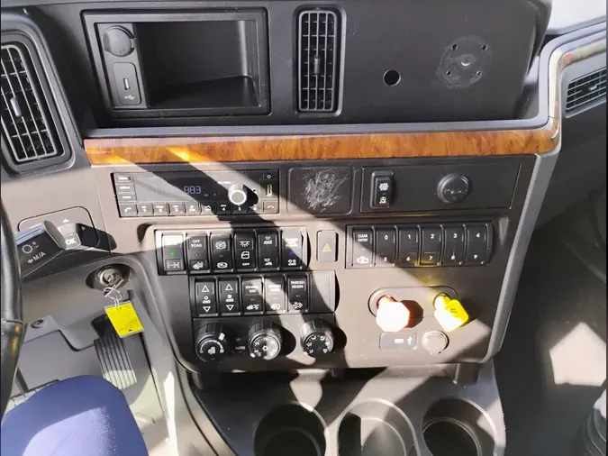 2022 International LT625