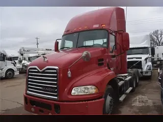 2013 MACK PINNACLE CXU613