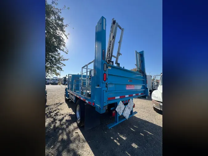 2017 FREIGHTLINER/MERCEDES M2 106