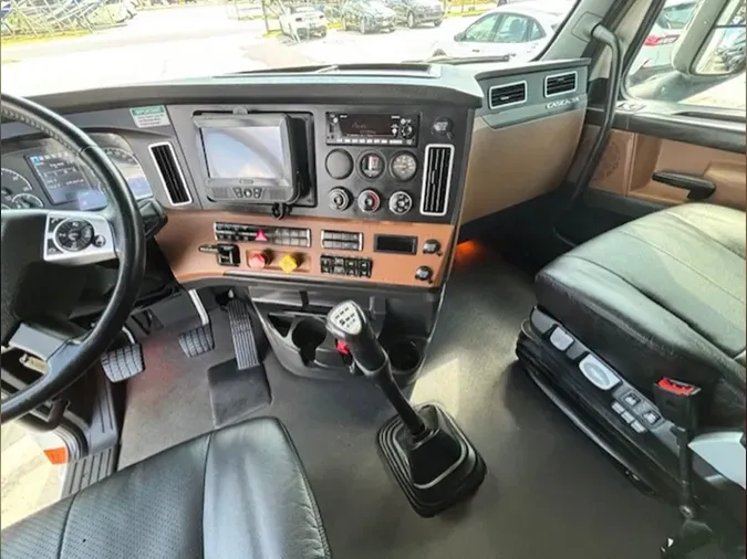 2023 Freightliner Cascadia 126