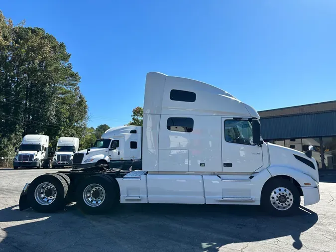 2019 VOLVO VNL64T760