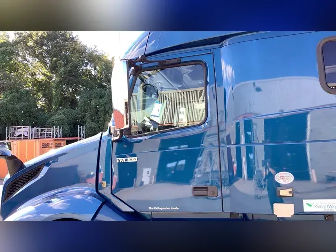 2022 Volvo VNL860