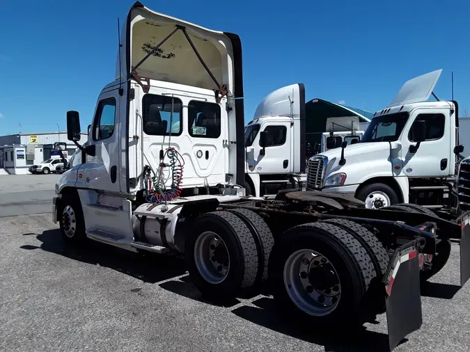 2019 FREIGHTLINER/MERCEDES CASCADIA 125