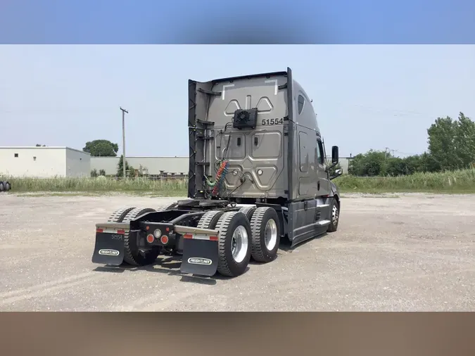 2021 Freightliner Cascadia 126
