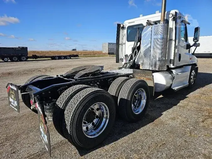 2011 FREIGHTLINER CASCADIA 125