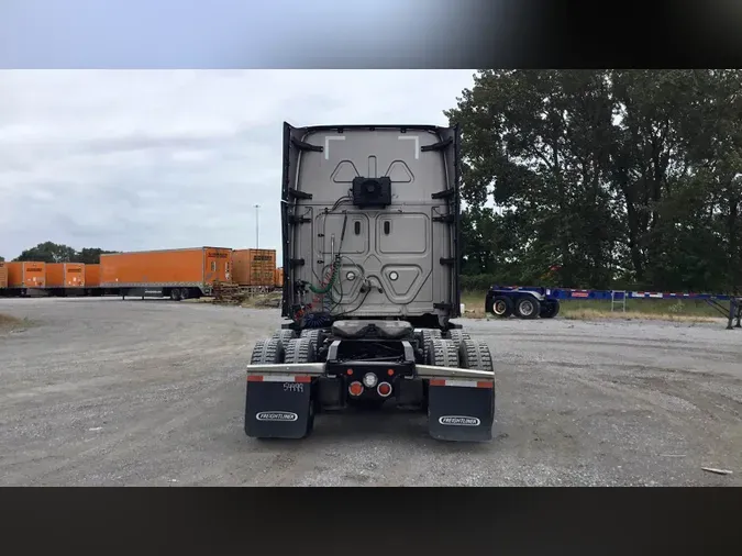 2023 Freightliner Cascadia 126